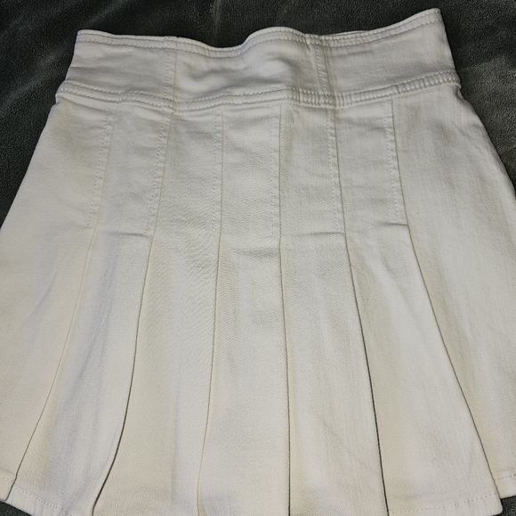 Abercombie denim skirt - Picture 2 of 4